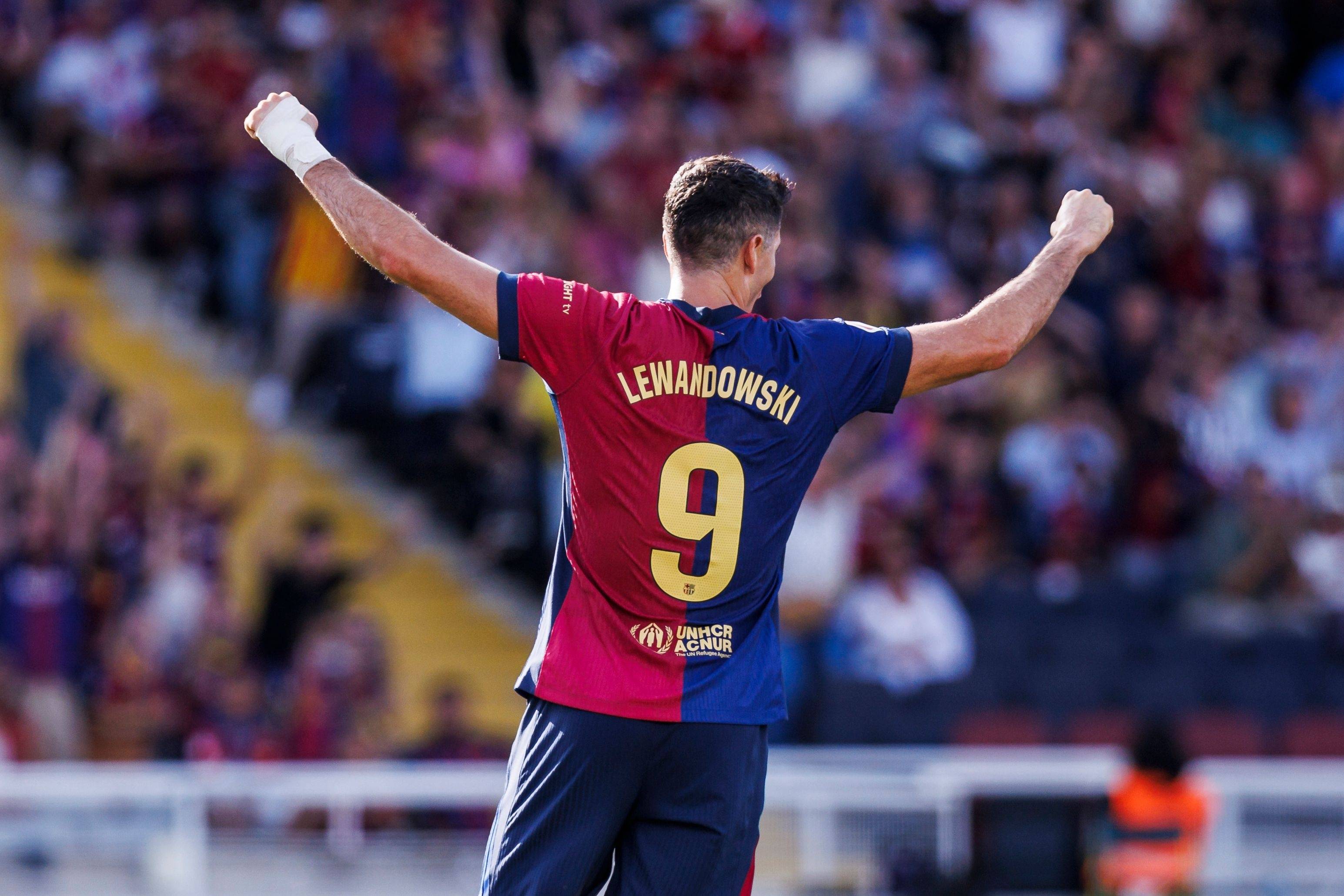 莱万多夫斯基重返赛场，出色防守首场状态出色，DWG观众沸腾！再创辉煌时刻的简单介绍-开云体育入口